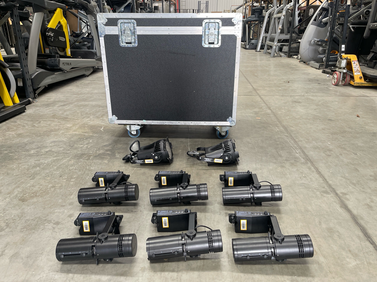 Amazing Stage Lighting Set!!!!  6 x Irideon FPZ 4000k Lights & 2 x Desire D22 Lights Including Penn Elcom Travel Case