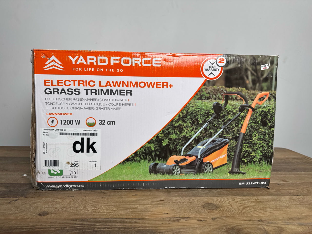 Yard Force 20V 5.0Ah 33cm Cordless Lawnmower and 25cm Grass Trimmer - CR20 Range - LM C33B & LT C25B