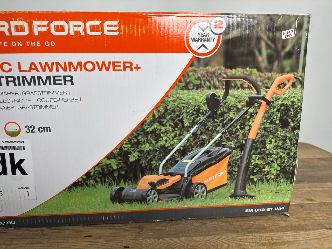 Yard Force 20V 5.0Ah 33cm Cordless Lawnmower and 25cm Grass Trimmer - CR20 Range - LM C33B & LT C25B